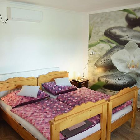 Apartamento Anna Apartman Maroslele Exterior foto